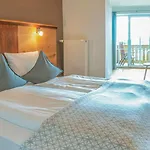 Glashotel Hotel 4*