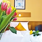 Glashotel Hotel 4*