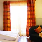 Glashotel 4* 즈위젤