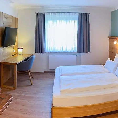 Szálloda Glashotel 4*