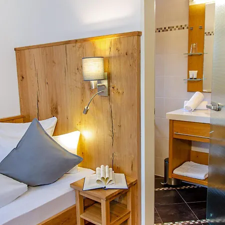 Szálloda Glashotel 4*