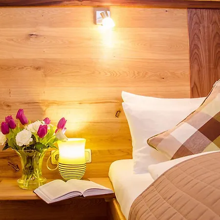 Glashotel Szálloda 4*