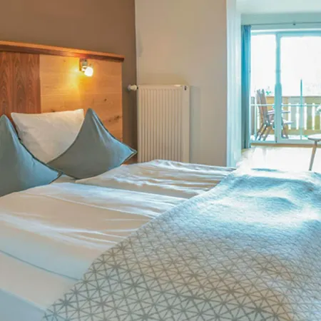 Glashotel Hotel 4*