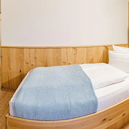 Glashotel Szálloda 4*